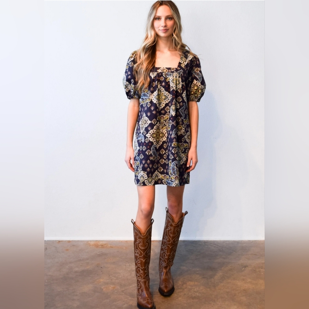 Never A Wallflower Square Neck Short Dress Paisley Size Medium NWT